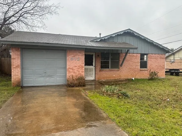 912 Wilemon Dr, Bedford, TX 76022