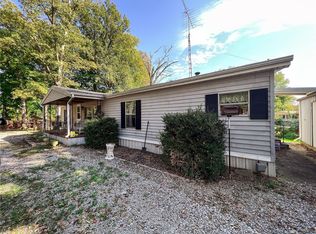 3344 Conservation Rd, Alma, IL 62807