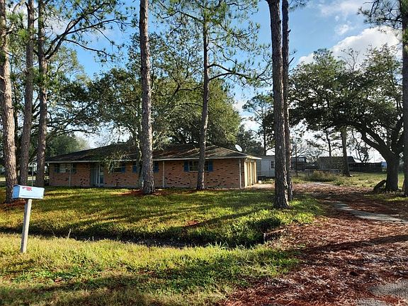 2nd image of 119 N Lake Dr