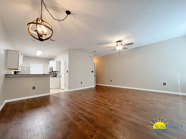 133 Farrah Ave — Photo 3