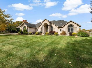 33044 Lake Forest Ct, Niles, MI 49120