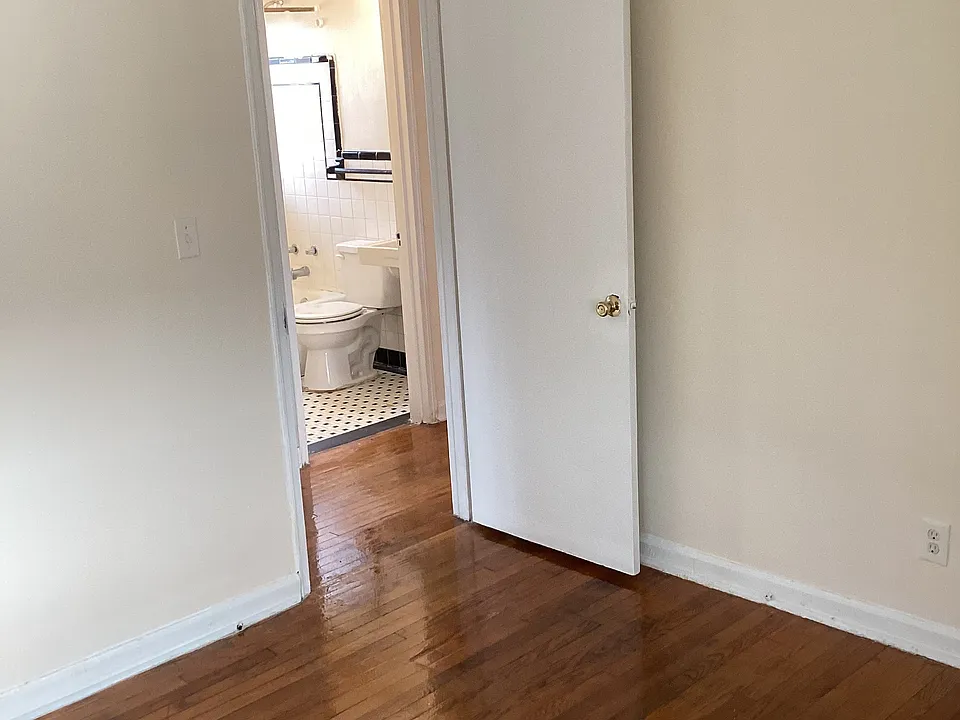 2 bed, 1.0 bath, 650 sqft, $695