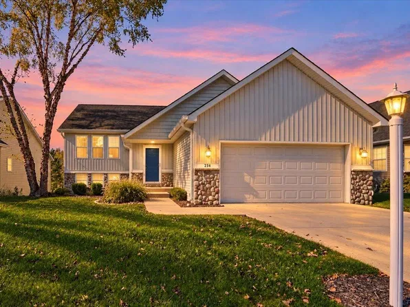 234 Marsh View Dr, Valparaiso, IN 46385