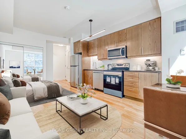 1 Scott St Unit 412, Toronto, ON M5E 1A1