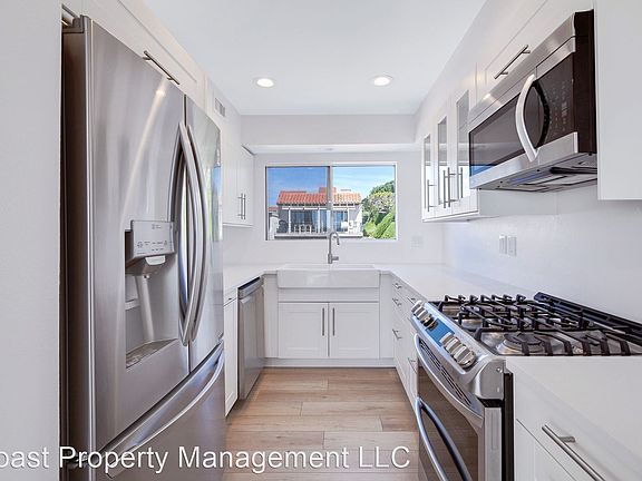 4th image of 728 Calle Casita