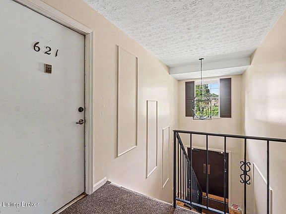 5th image of 621 Logsdon Ct