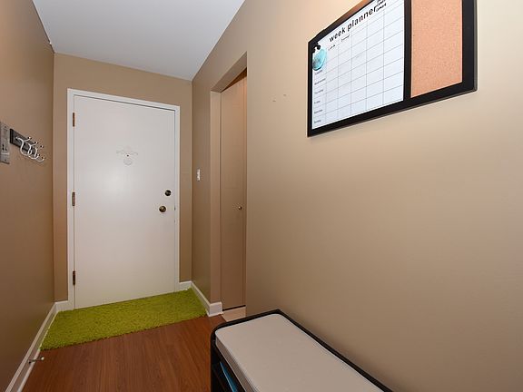 2nd image of 3913 Saratoga Ave APT 209