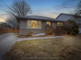 386 McEwen Dr, Kingston, ON K7M3W3