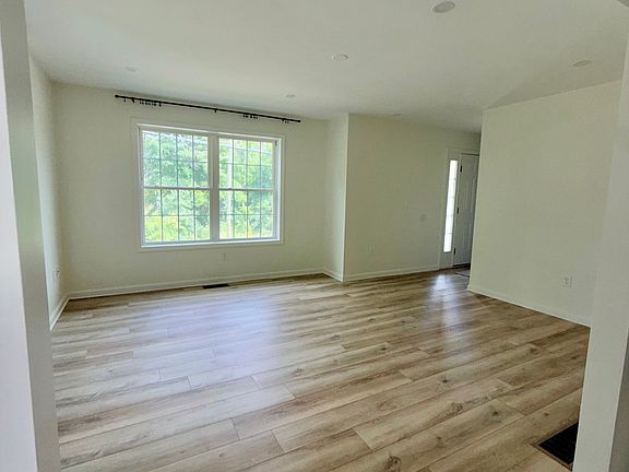 2nd image of 41 Tonella Rd #41