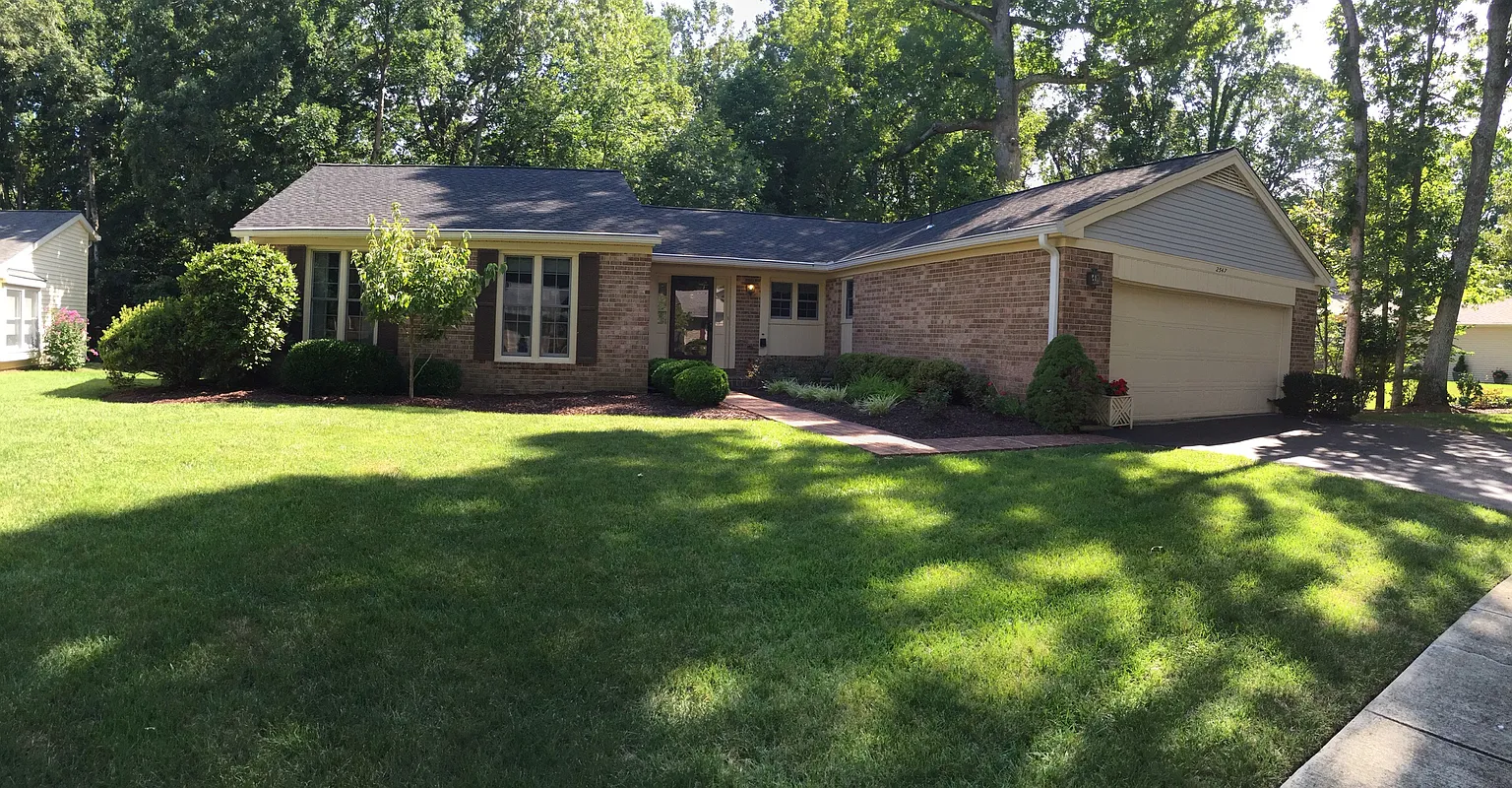 2547 W Course Dr photo 1