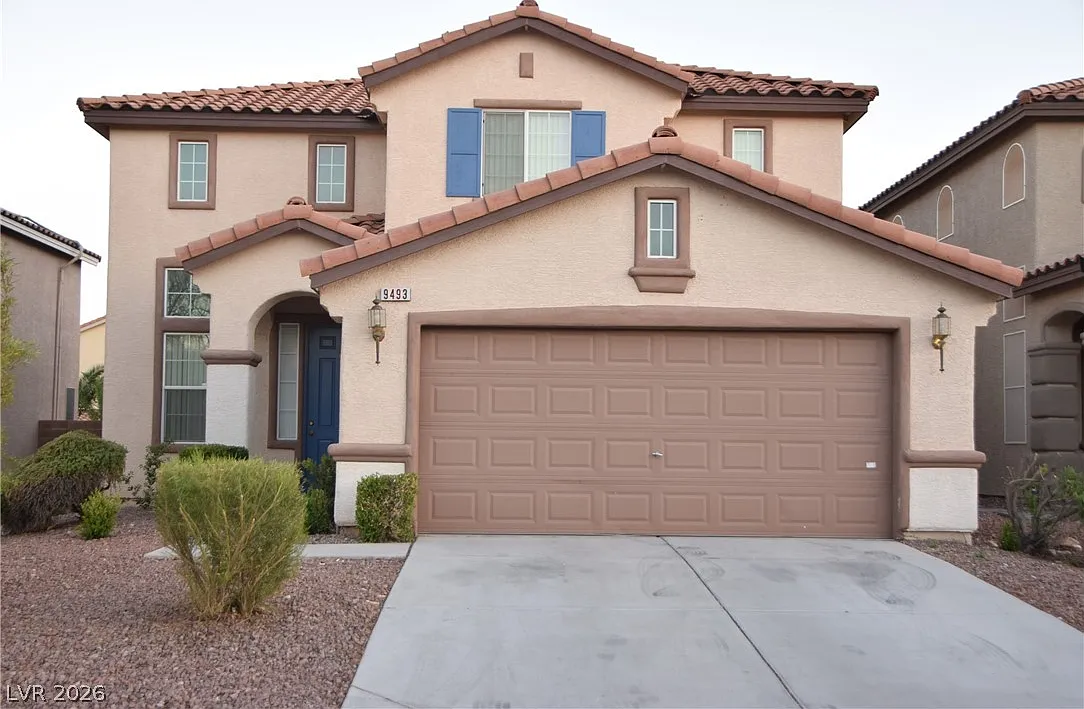 4 bed, 2.5 bath, 2070 sqft, $1,995 — Photo 1