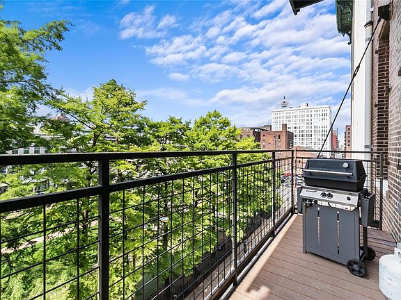 4th image of 1312 Washington Ave APT 4B