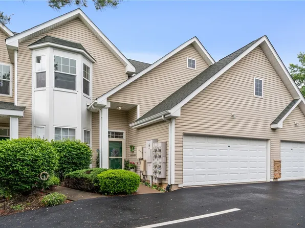 832 Eagle Pointe Dr, Canonsburg, PA 15317