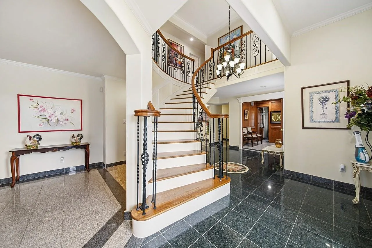 8 bed, 8.0 bath, 6384 sqft, $9,800 — Photo 4