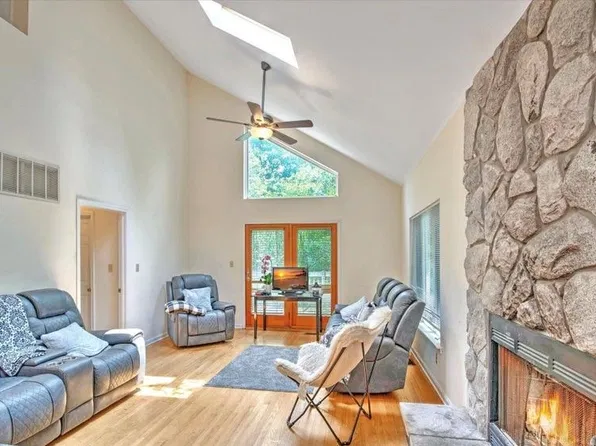 102 Demmy Ave, Waretown, NJ 08758
