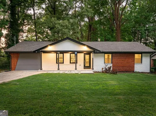 3290 Columbia Woods Dr, Decatur, GA 30032