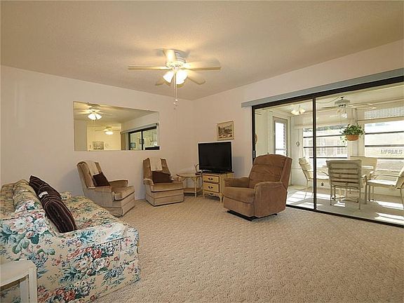 4th image of 22333 Edgewater Dr #B