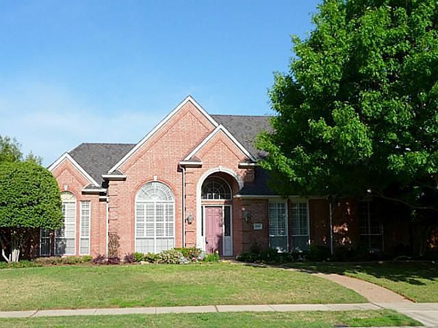 1st image of 2905 Paddington Dr