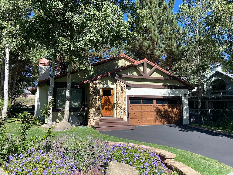 125 Wagon Wheel Rd — Photo 1
