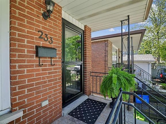 5th image of 233 E 8th St