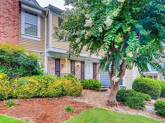 3rd image of 6643 Wellington Sq