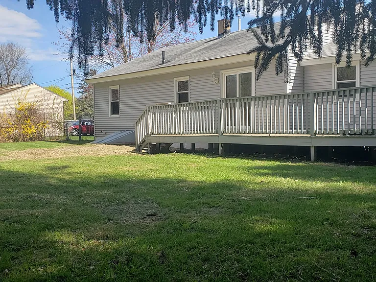 10 Midway Park — Photo 6