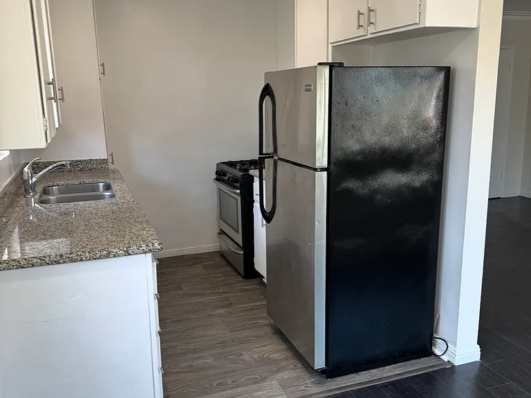 1631 N Harvard Blvd #5 — Photo 8