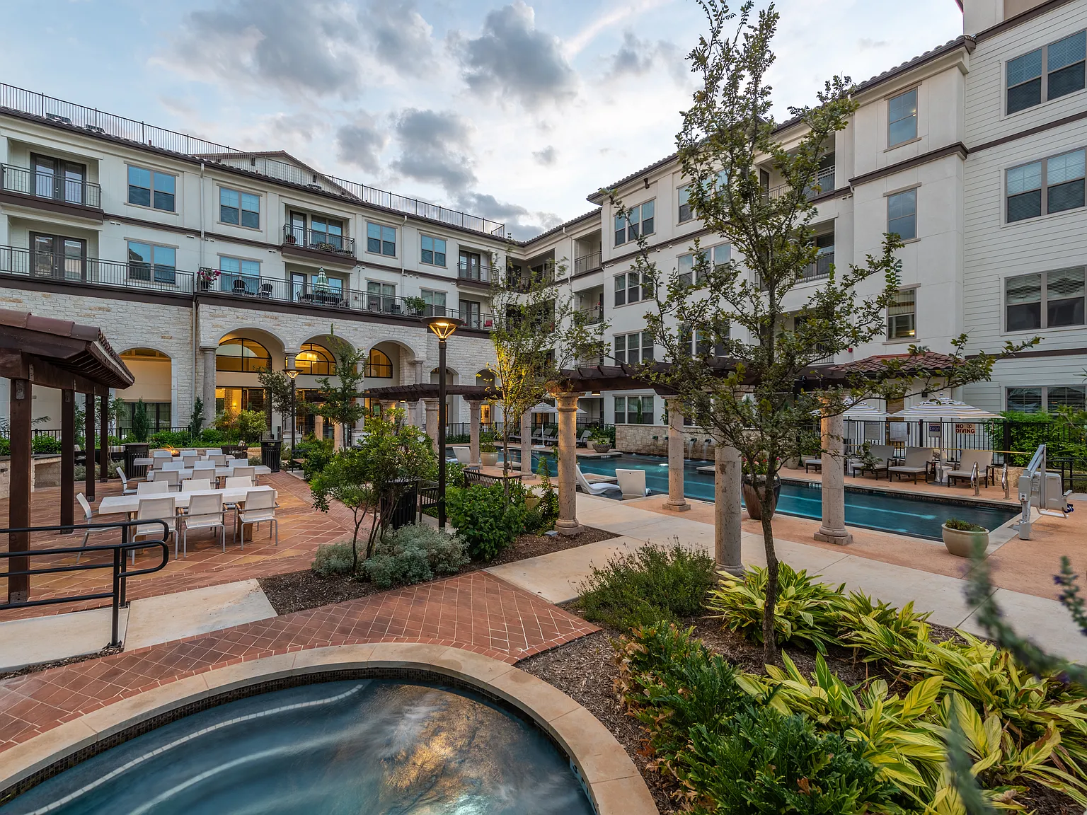 Overture Stone Oak 55+ Apartment Homes — Photo 3