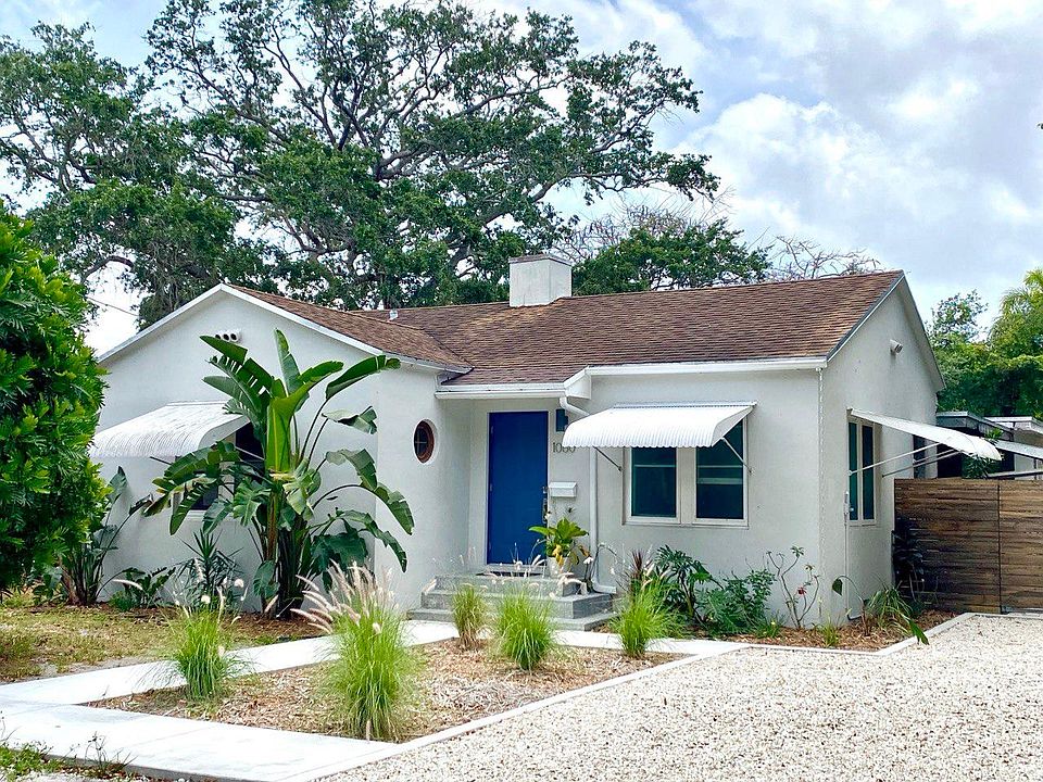Exterior & Driveway