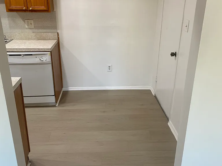 10206 Prince Pl — Photo 15