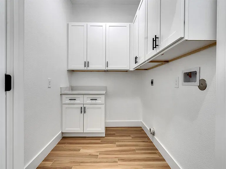 4421 Reed Rd #A AND B — Photo 8