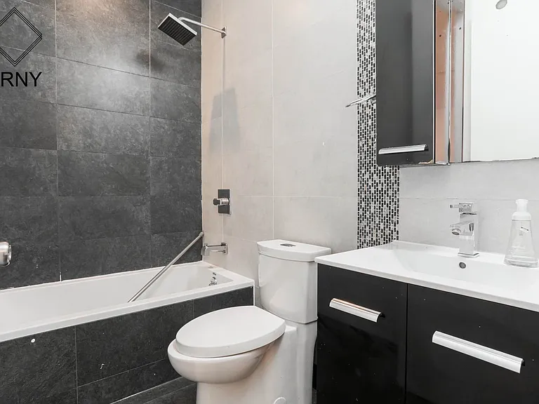 410 Gates Ave #4R — Photo 9