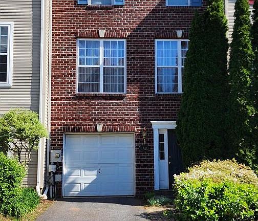 2nd image of 2499 Lakeside Dr
