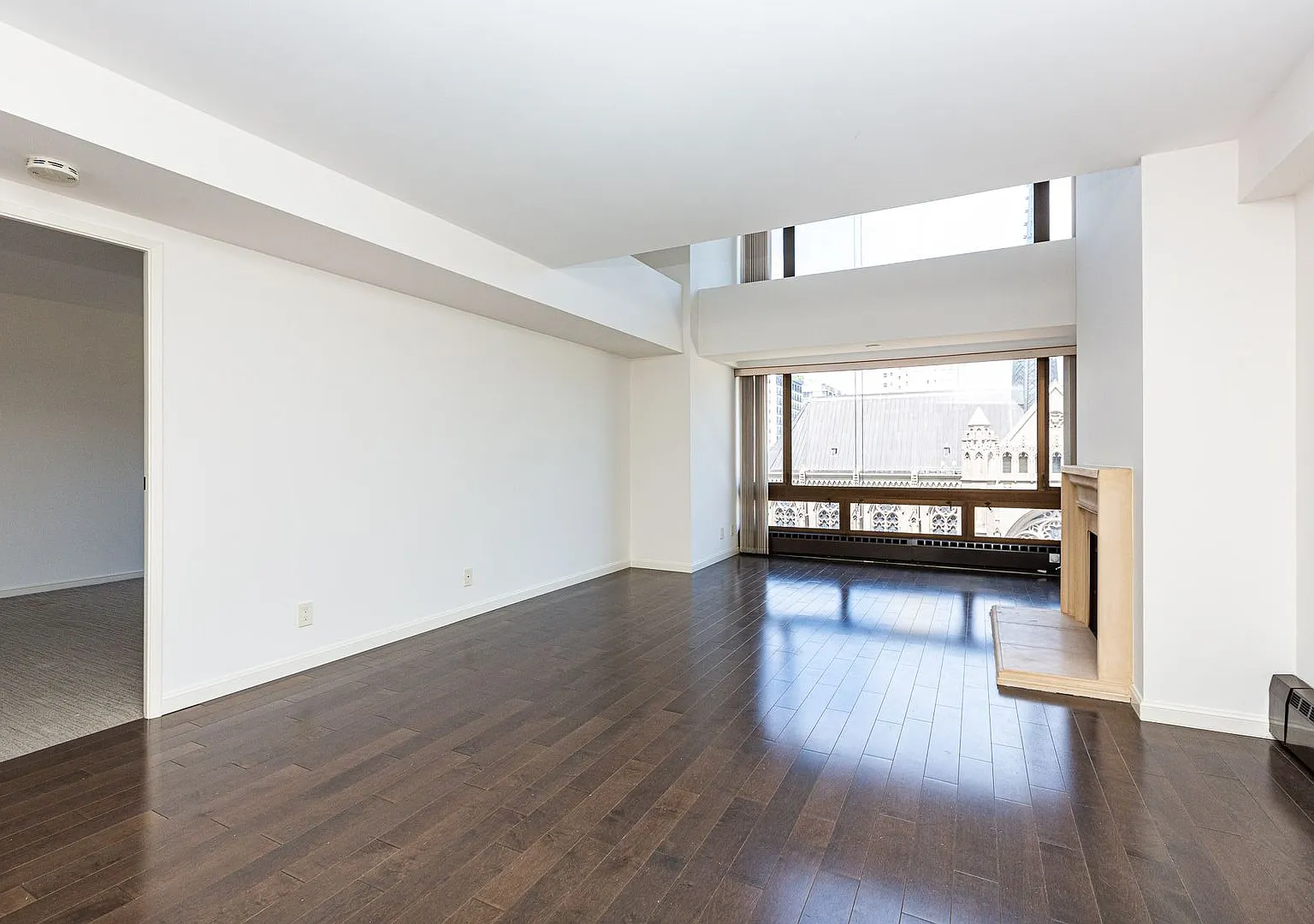 Iconic Gramercy Towers! 2 Story 2br/2.5ba! 1,745sqft! Views! Pool! Fitness! Pet! Parking! Laundry... — Photo 3