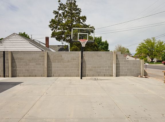 3rd image of 394 E 1600 N
