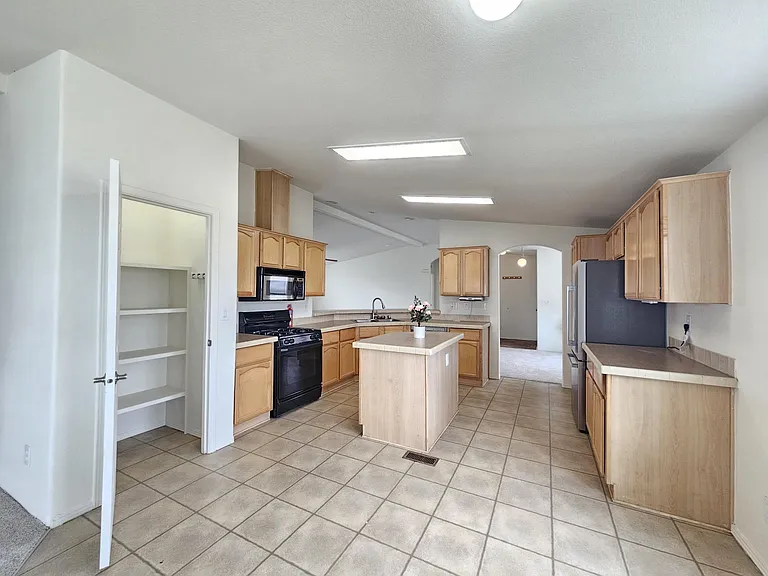16172 County Road 98 — Photo 9
