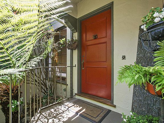 5th image of 711 Burlingame Ave