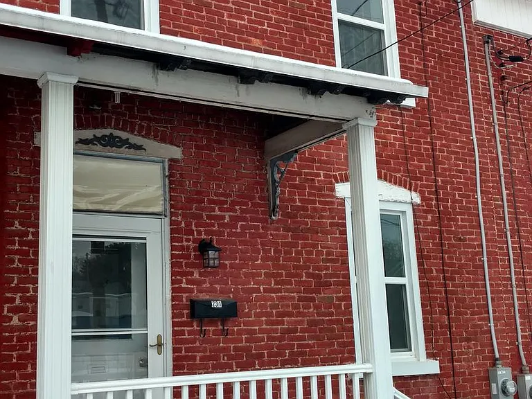 231 N Walborn Ave — Photo 2