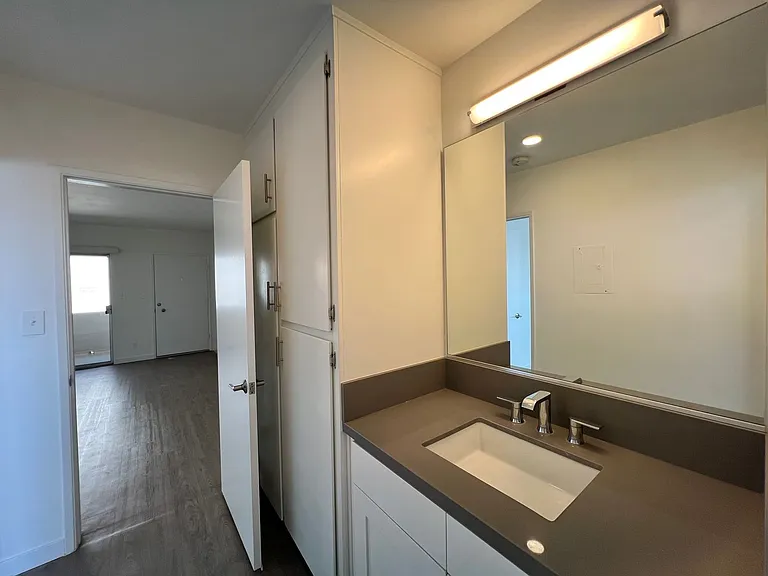 634 E Harvard Rd — Photo 15