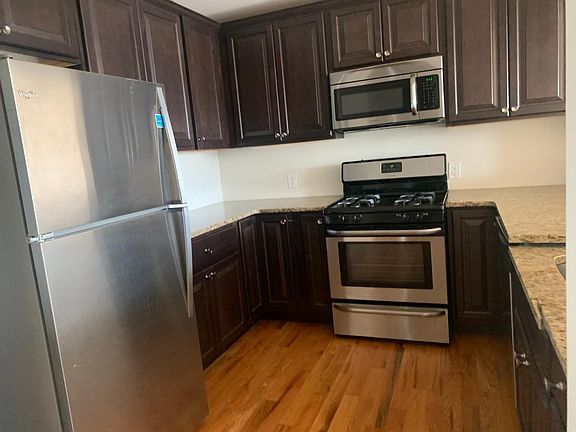 3rd image of 42 Norfolk St #15