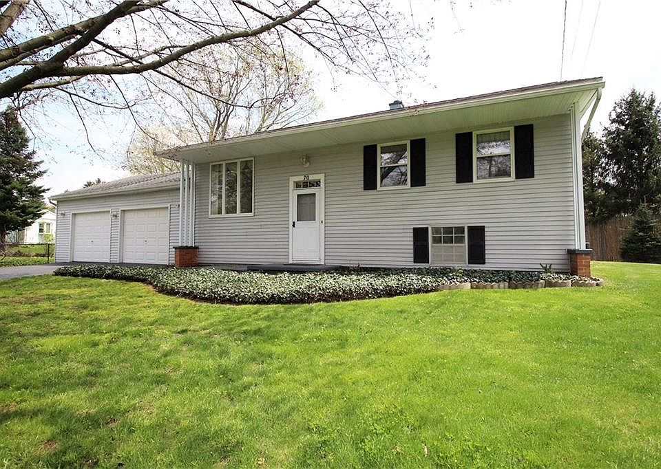 1st image of 70 Oak Hill Dr