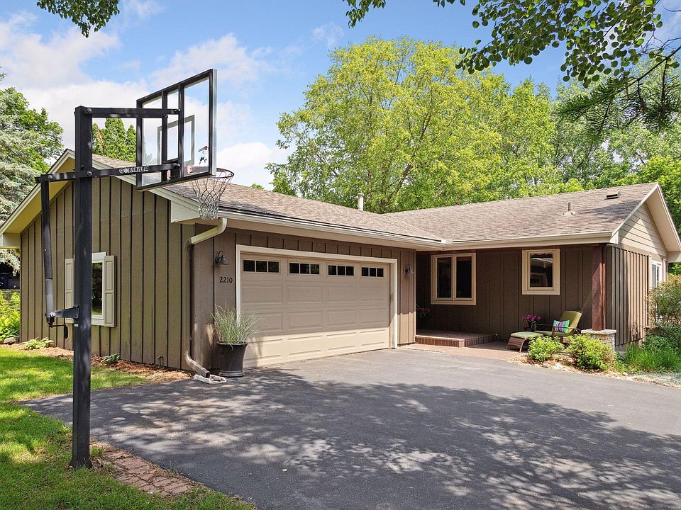 1st image of 2210 Fountain Ln N