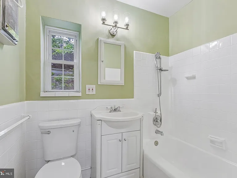 1024 Valley Dr — Photo 15