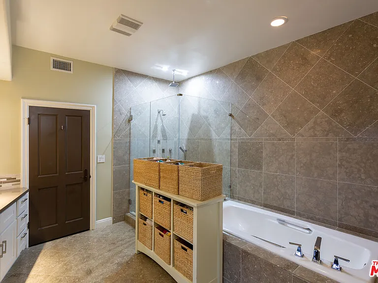 13902 Valley Vista Blvd — Photo 12