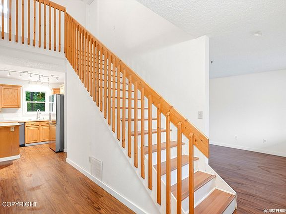 4th image of 11931 Portage Dr