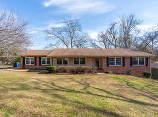 1021 N Rivermont Pl, Chattanooga, TN 37415