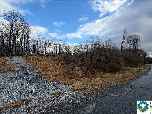 5th image of 39 Hampton Dr