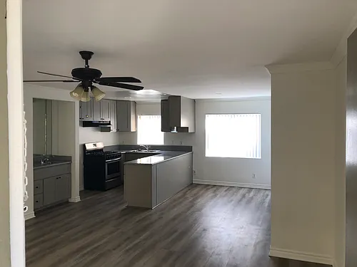 532 N Juanita Ave Photo 1