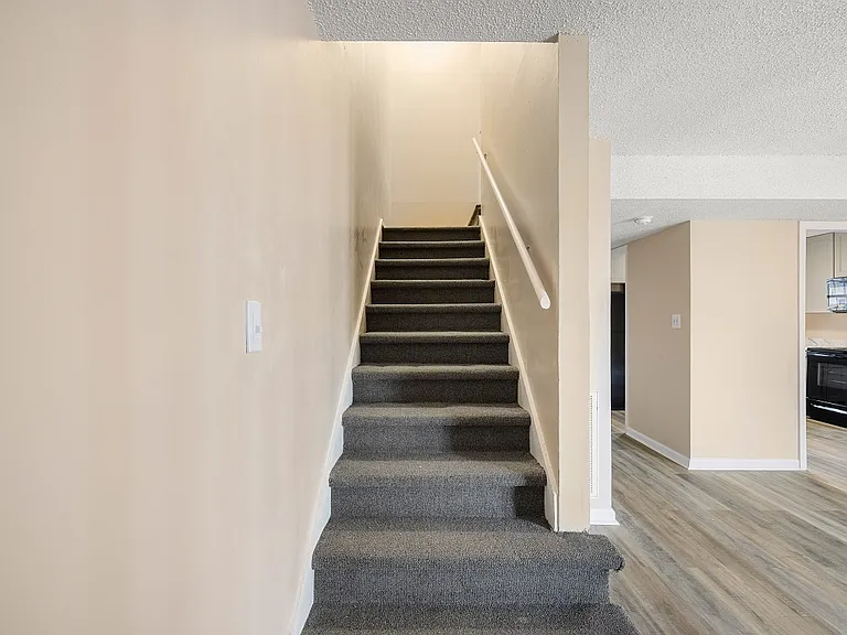 Cooper's Landing Apartments — Photo 1