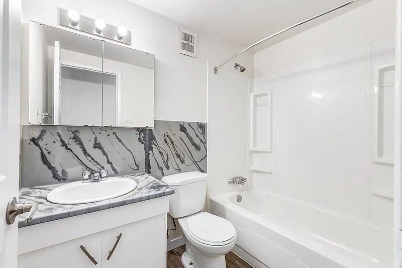 Edmonton Apartment for rent - 2 Bedrooms — photo 14